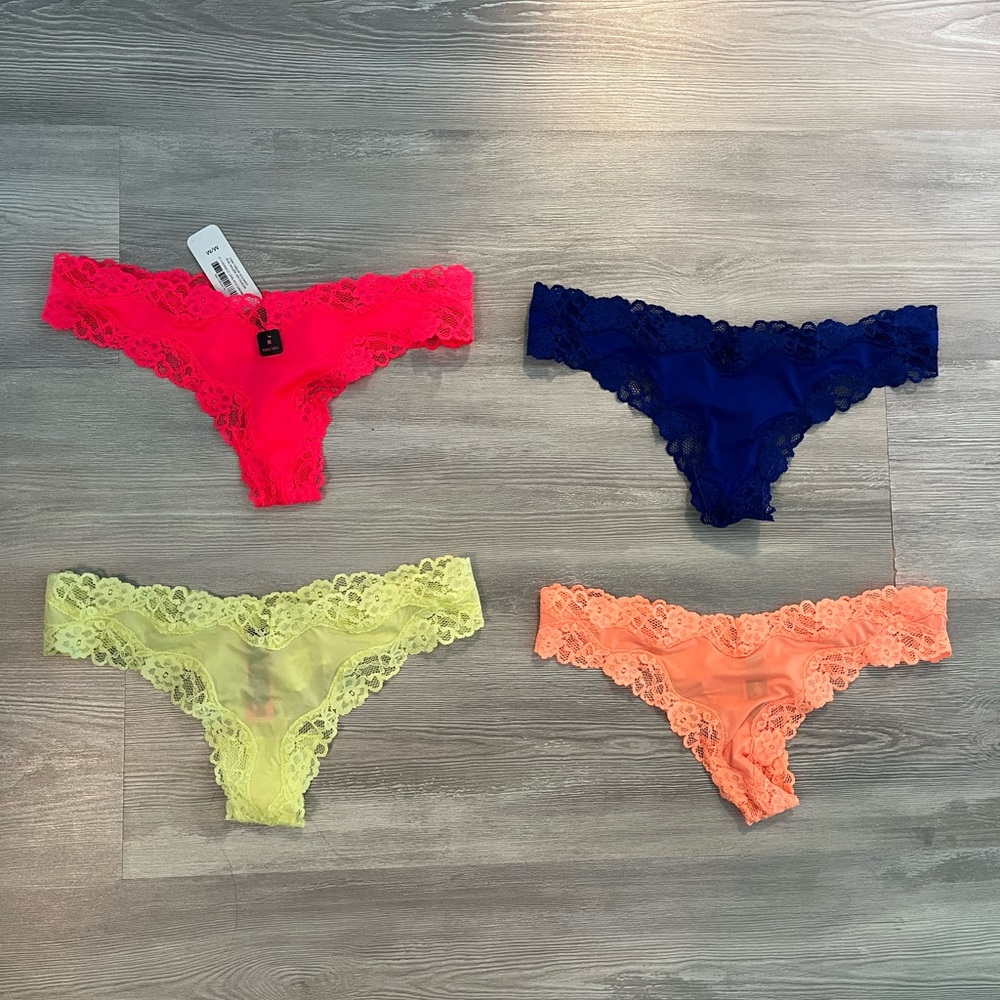 NWT & NWOT La Senza Lace Thongs size Medium